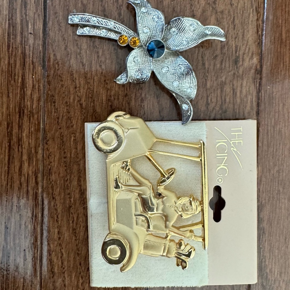Icing Silver and Gold Broach Set